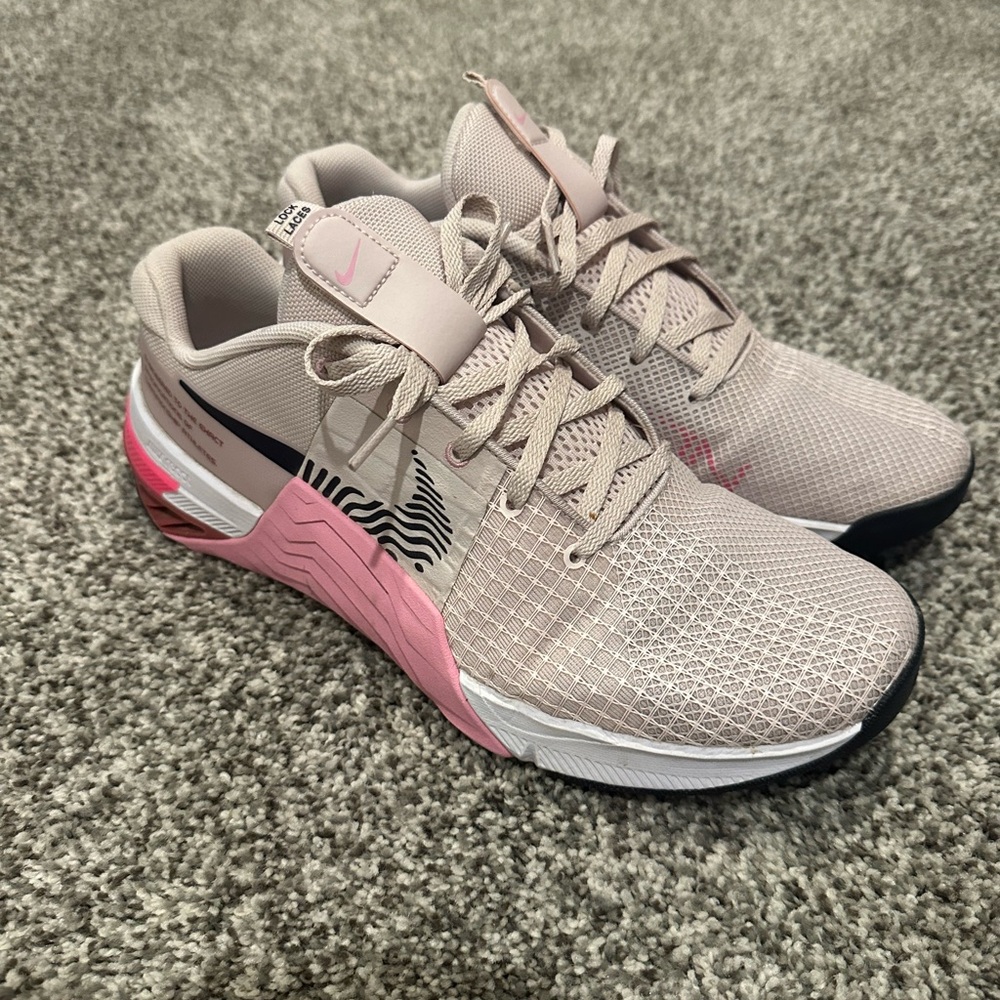 Nike Women's Metecon Pink Training Shoes size 11